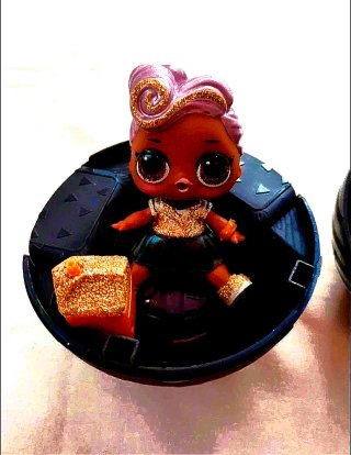 LOL Surprise Glam Glitter Serie D.J.