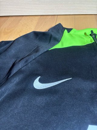 Chaqueta Liverpool Nike Negra y Verde