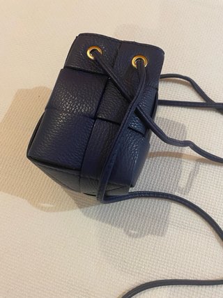 Bolso pequeño tejido azul
