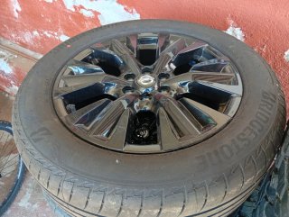 Ruedas Nissan 4x4 completamente nuevas