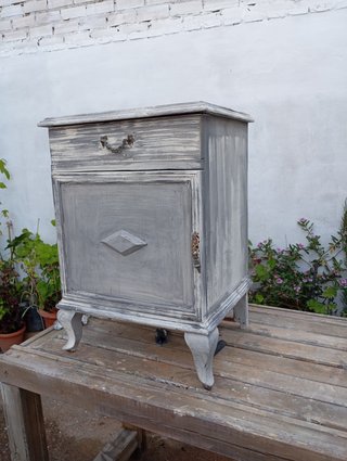 Mesita de noche antigua madera gris