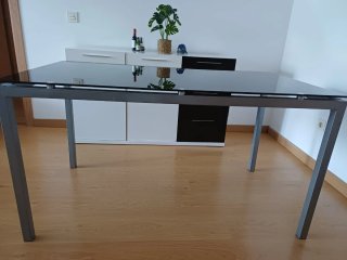 Mesa de comedor cristal y metal