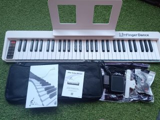 Tastiere elettroniche portatili a 61 tasti