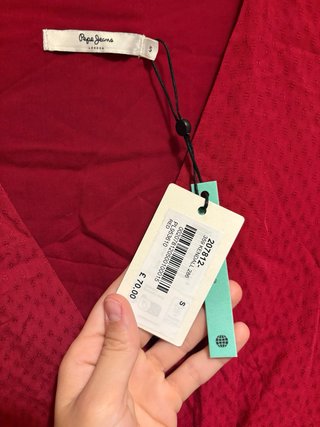 Vestido Rojo Pepe Jeans con etiqueta