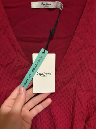 Vestido Rojo Pepe Jeans con etiqueta
