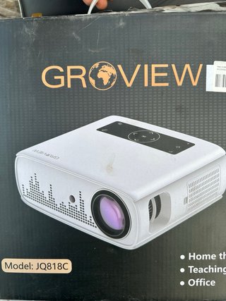Pantalla de Proyector Eléctrica y proyector