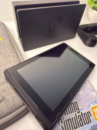 Nintendo Switch V2 + Accessori + Gioco