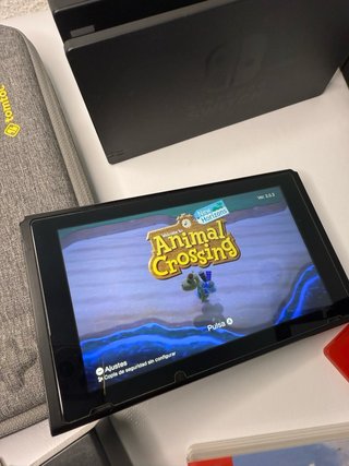 Nintendo Switch V2 + Accessori + Gioco