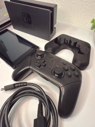 Nintendo Switch V2 + Accessori + Gioco