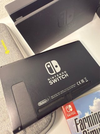 Nintendo Switch V2 + Accessori + Gioco