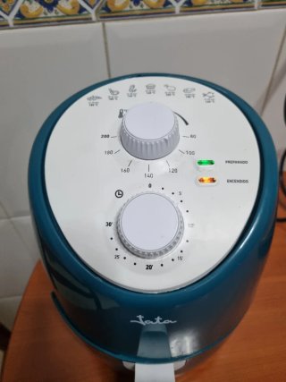 Freidora de aire Jata azul