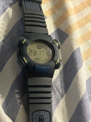 Reloj Swatch Digital Negro y Azul