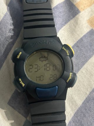 Reloj Swatch Digital Negro y Azul