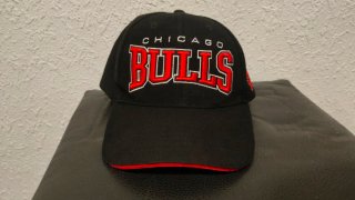 Gorra Chicago Bulls Snapback Negra y Roja