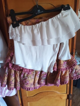Falda y blusa flamenca T. 36-40