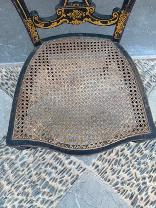 Silla Estilo Napoleón III Negra y Dorada