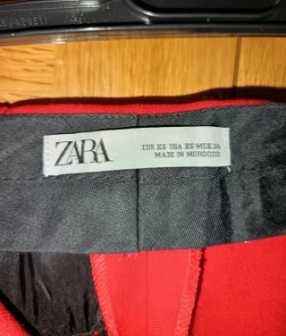 Pantalón vestir Zara rojo