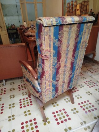 Butaca de tela y madera