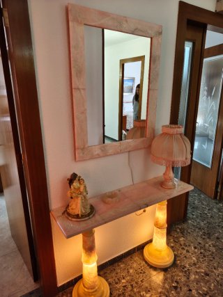 Set marmorizzato per ingresso, scatola per banconi e luce