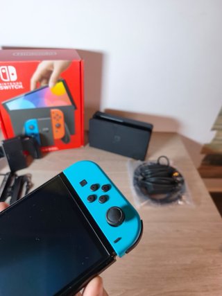 Nintendo Switch OLED como NUEVA