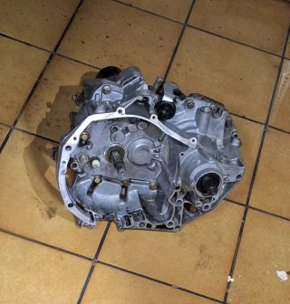 Caja de cambios Renault Clio 1.8 RSI JB3046