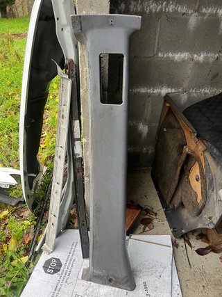 Embellecedor lado piloto Mercedes Vito W638