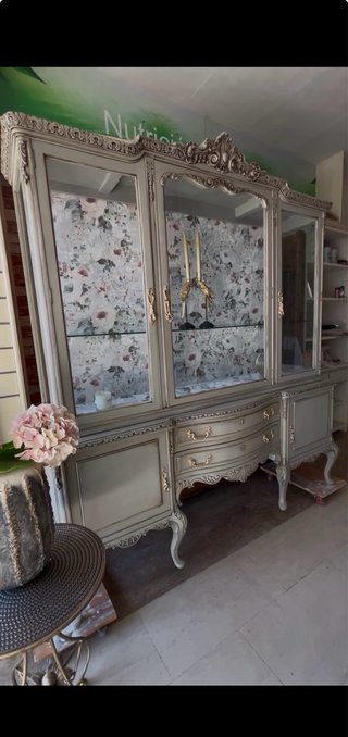 Vitrina restaurada estilo francés