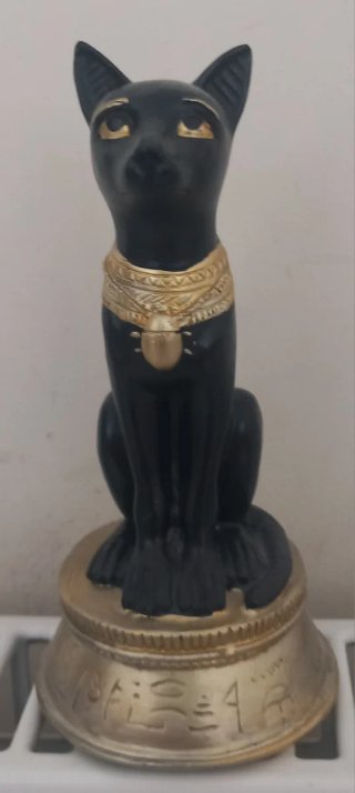 Figura Bastet Egipcia Dorada