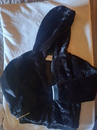 Chaqueta peluche niña con capucha