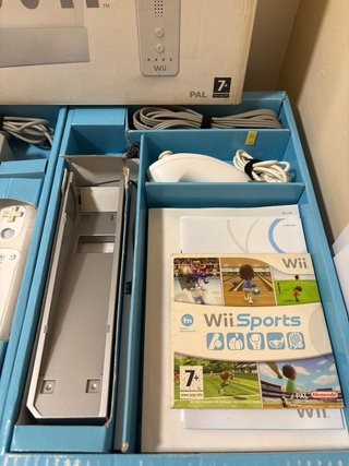 Nintendo Wii Completa con Caja y Wii Sports