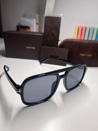 Gafas de sol Tom Ford negras y grises