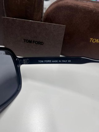 Gafas de sol Tom Ford negras y grises