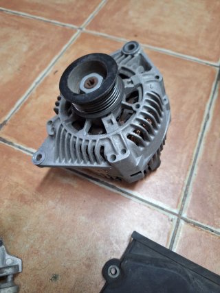 Alternador Renault Clio 1.8 RSI y otros