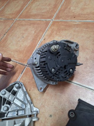 Alternador Renault Clio 1.8 RSI y otros