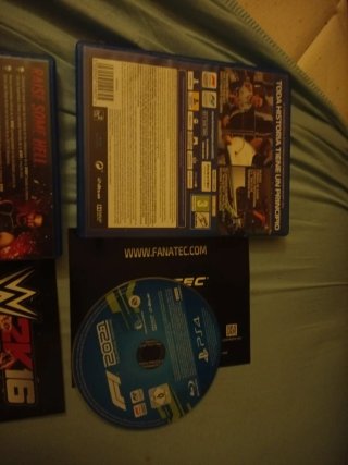 Pack 4 juegos  PS4 F1 2021 WWE 2K16/20 y star wars