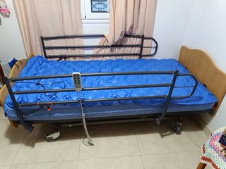 Cama articulada con motor