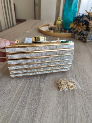 Bolso de fiesta metalizado con pedrería