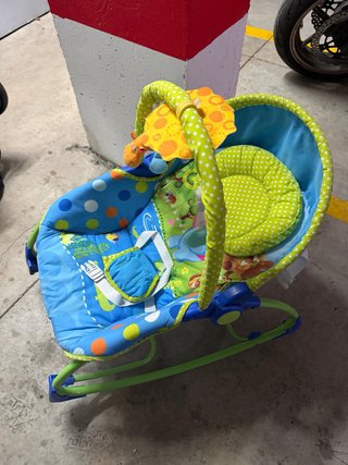 Hamaca para bebé con arco de juegos