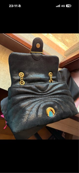 Pinko borsa in pelle nera con dettaglio oro