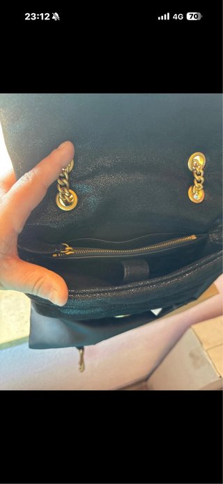 Pinko borsa in pelle nera con dettaglio oro
