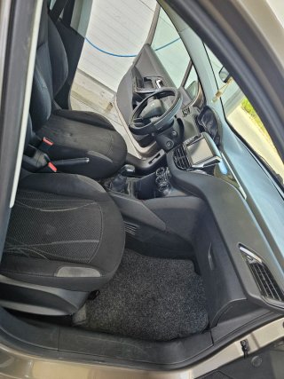 Peugeot 208 2014