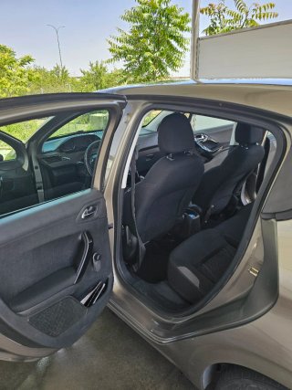 Peugeot 208 2014