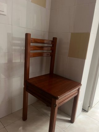 Silla de madera caoba