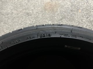 255/35/19 Bridgestone Potenza S001