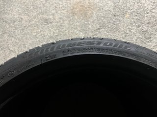 255/35/19 Bridgestone Potenza S001