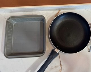 Sartén Antiadherente + Bandeja Cuadrada
