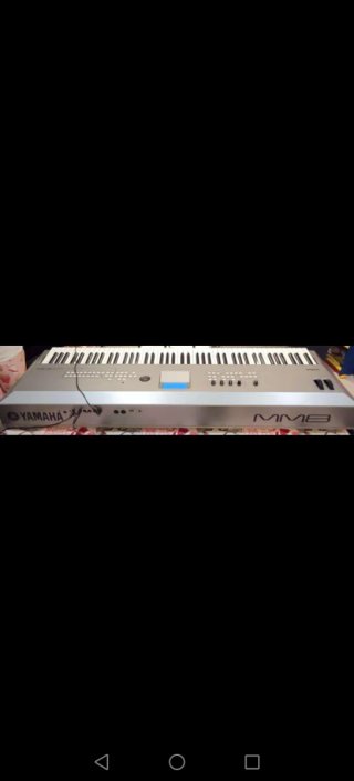 Yamaha MM8 Sintetizador Piano