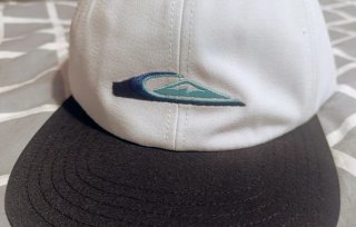 Gorra Quiksilver Block Stoker Blanca y negro