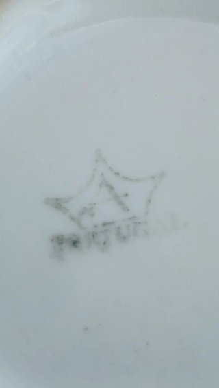 Pote de Porcelana Azul e Dourado,( Artibus )