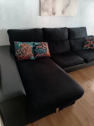 Sofá Chaiselongue Negro con Arcón
